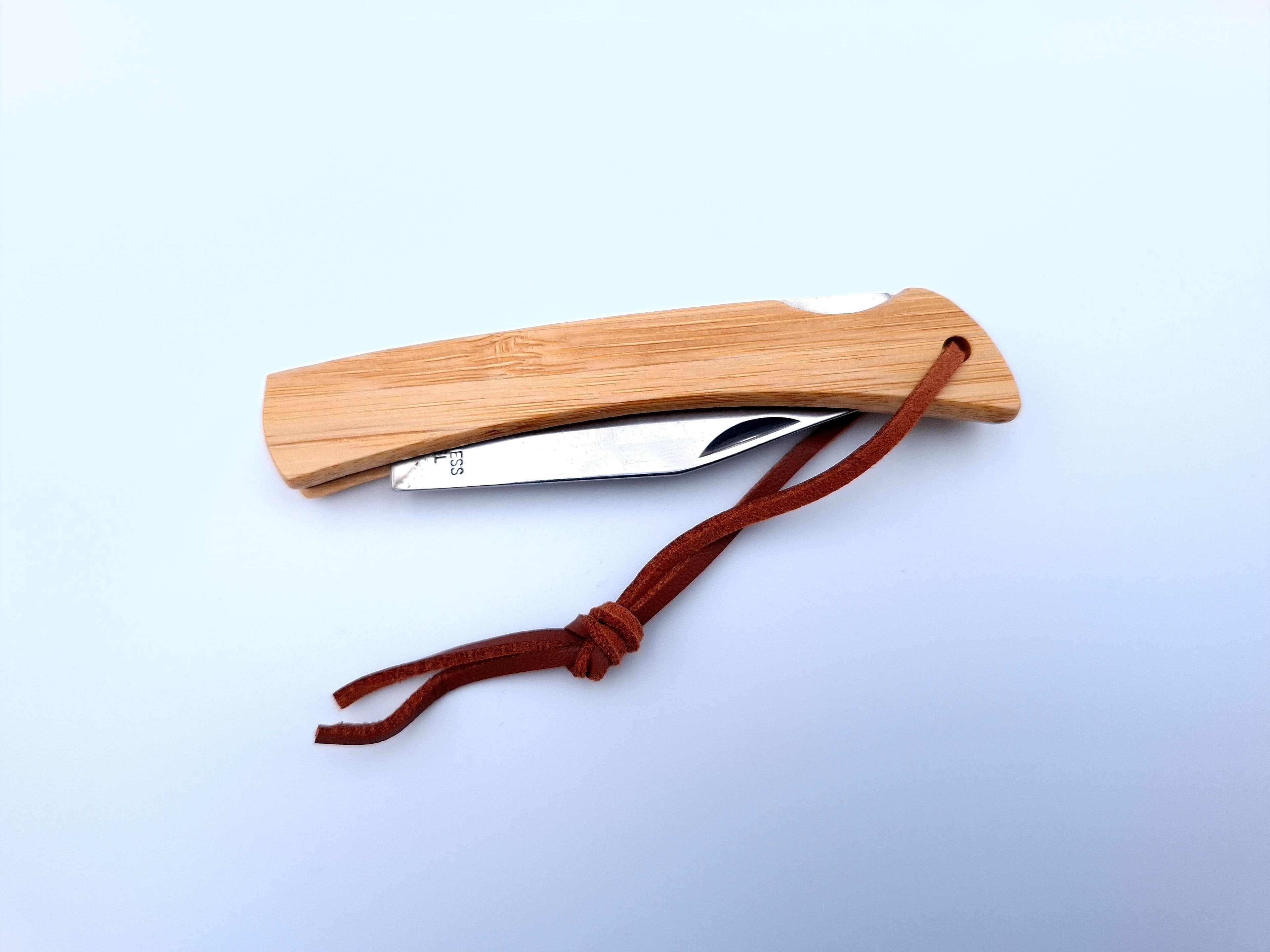 Couteau de poche en bambou