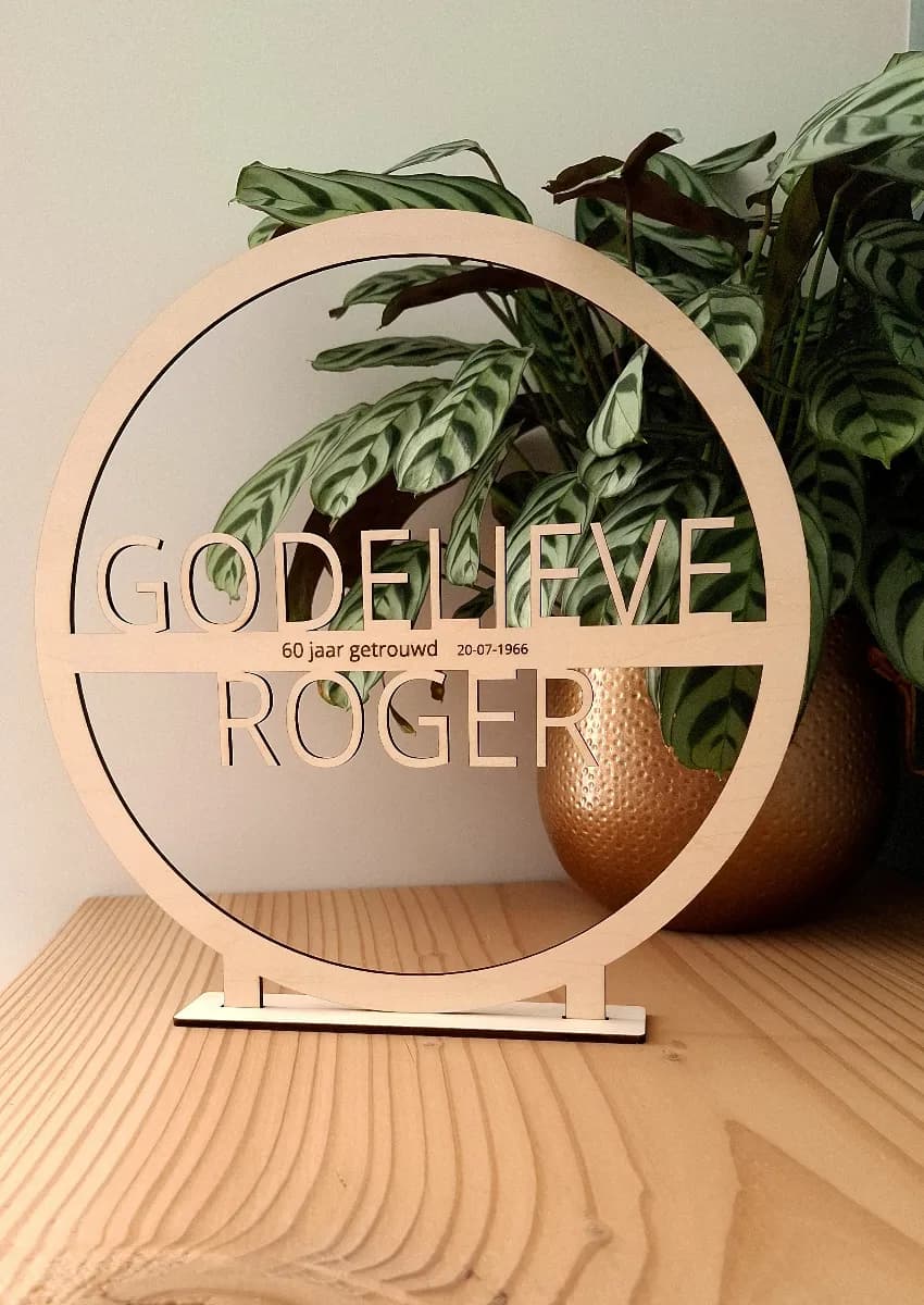 Wooden name circle